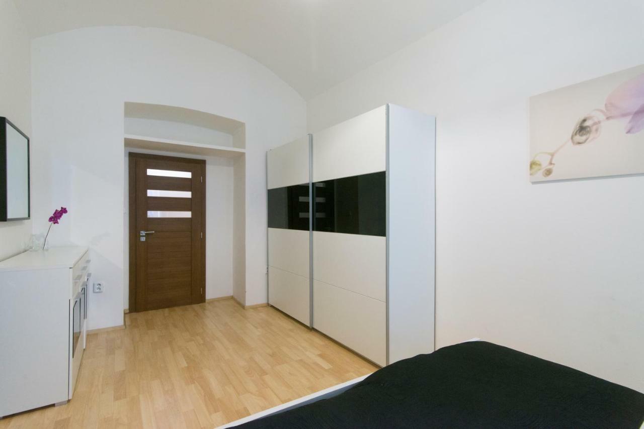 Spacious Near Wenceslas Square Appartamento