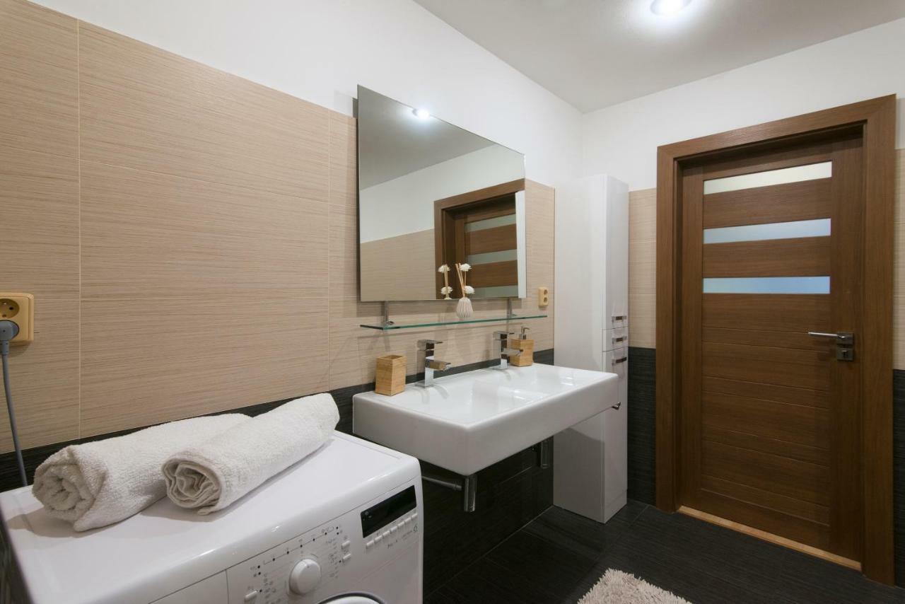 Appartamento Spacious Near Wenceslas Square *